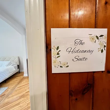 The Washington Inn Galax Room photo