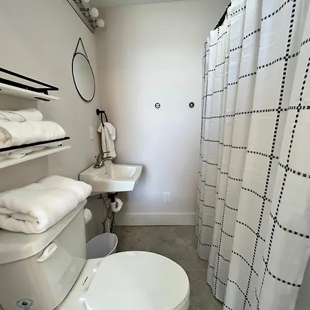The Washington Inn Galax Room photo