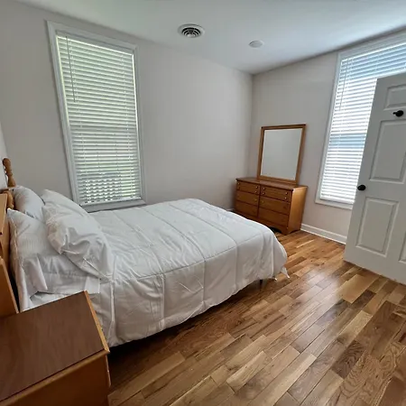 The Washington Inn Galax Room photo