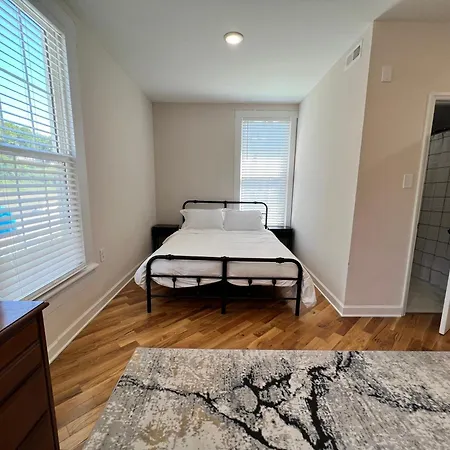 The Washington Inn Galax Room photo